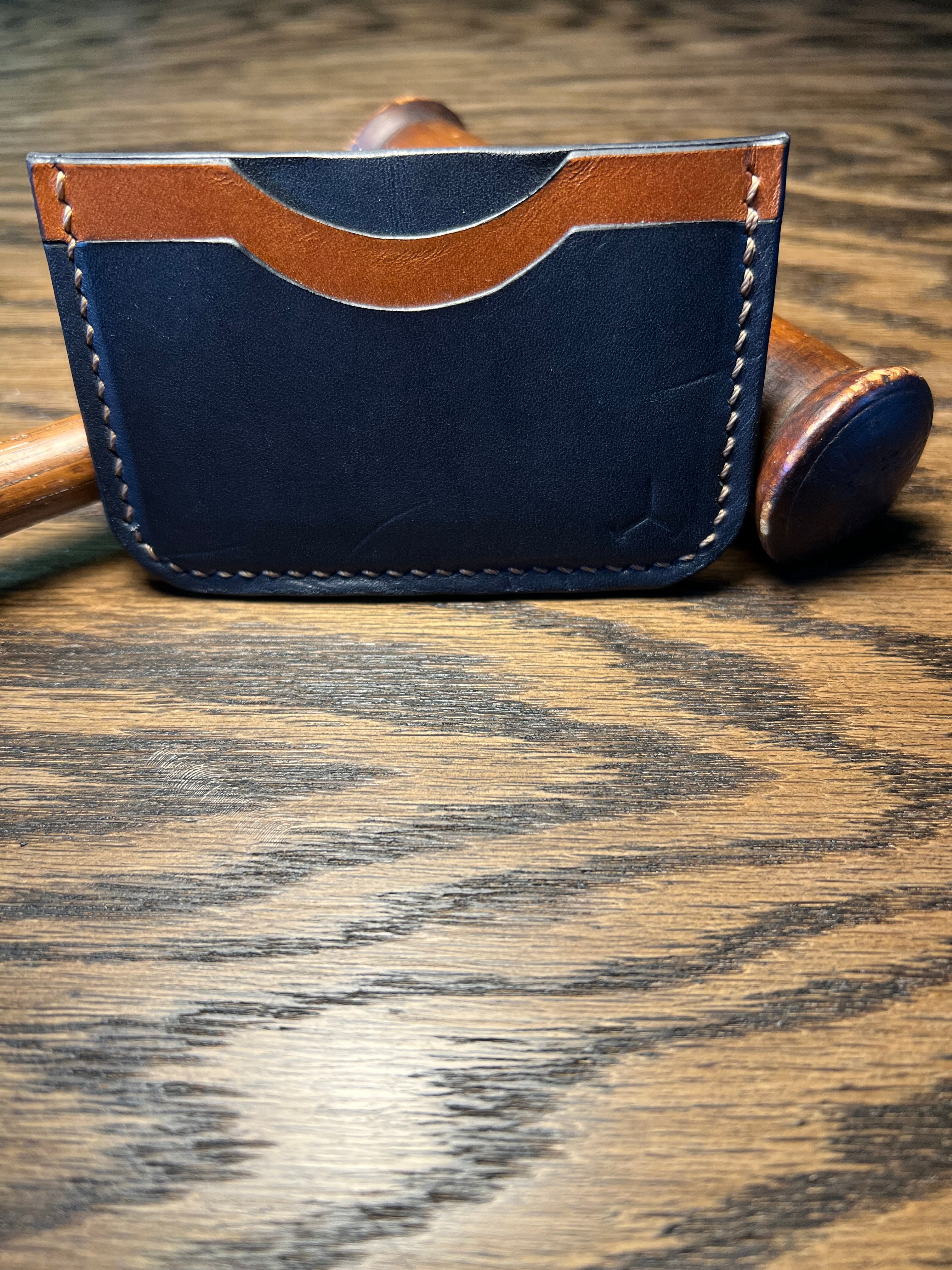 Arsa's Minimalist - Navy & Buck Brown